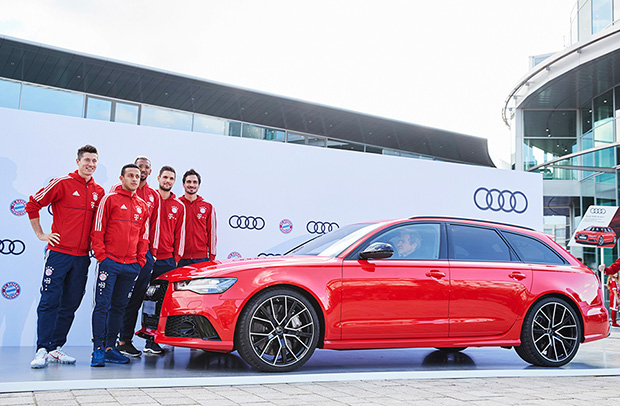 Тренер Джапп Хейнкес получил Audi SQ5, а Феликс Гетце, вернувшись в Баварию, надел автомобиль, который отлично работает в городских условиях - Audi A3 Sportback